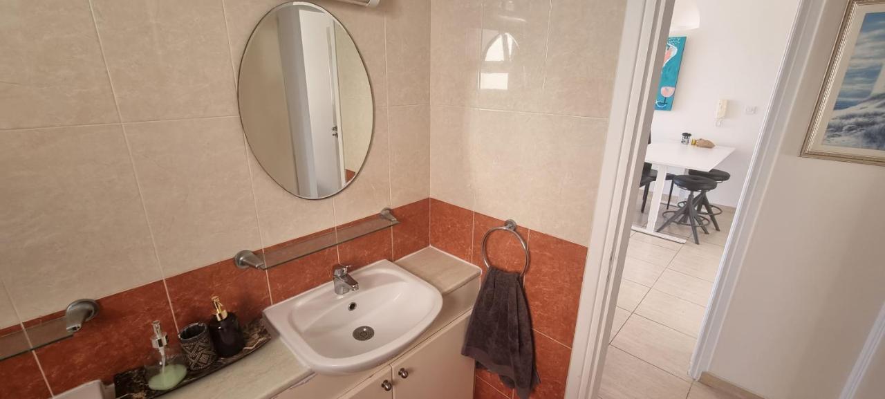 Ancient Paphos - Cozy Place Next To The Sea, Marina, Historical Sites, Buses, Mall, And Market Eksteriør billede